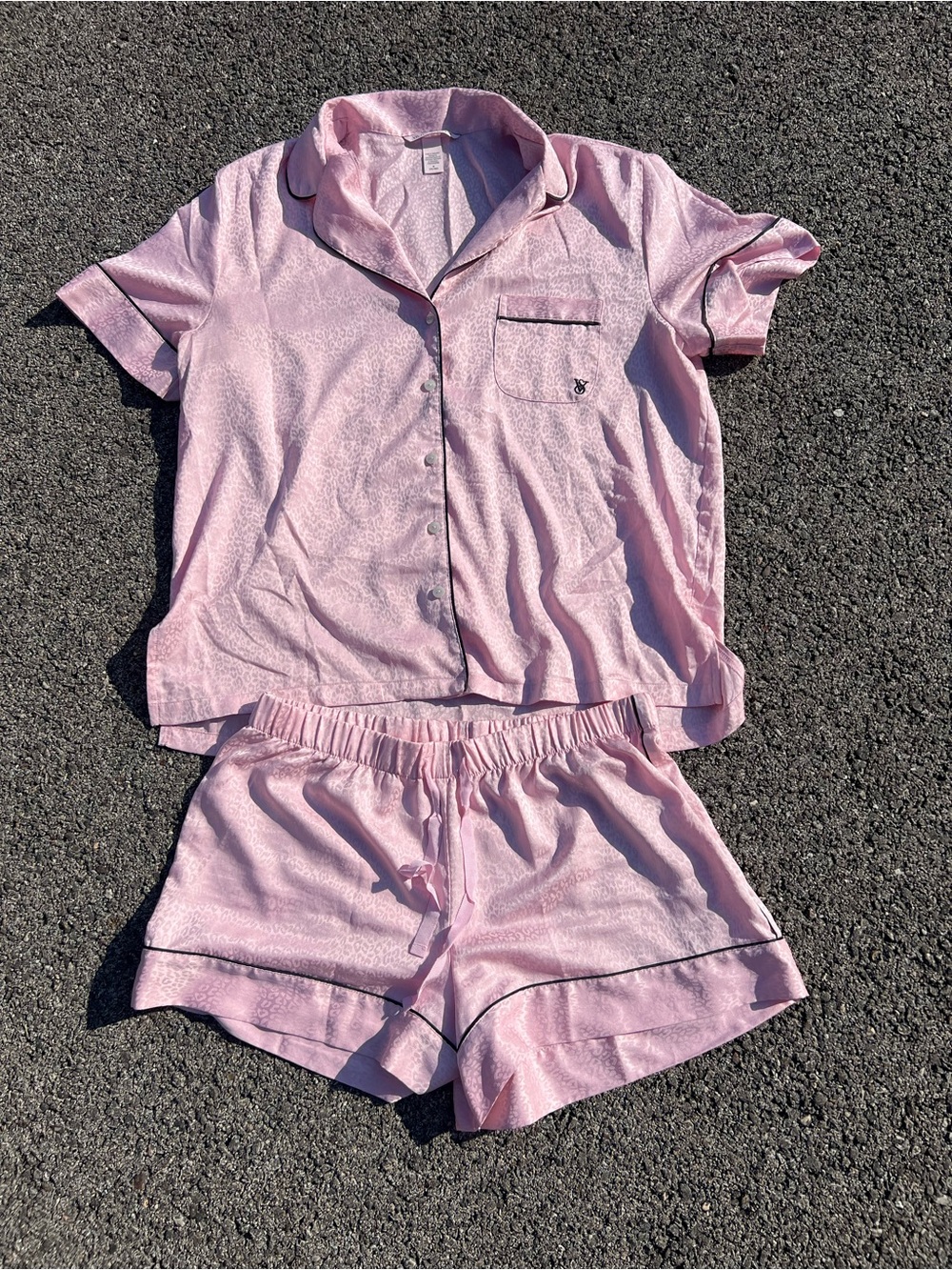 Victoria Secret Woman’s Pink Leopard Print Pajama Set